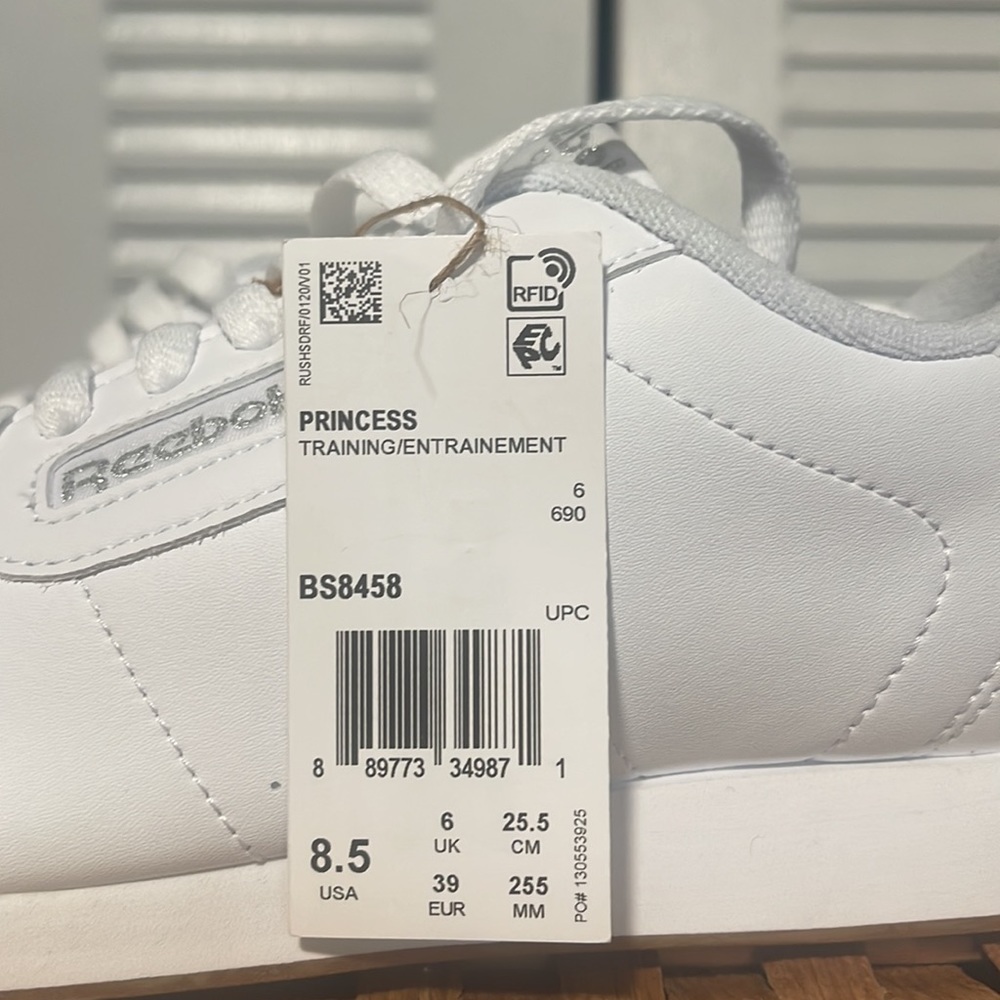 Reebok - Picture 2 of 4